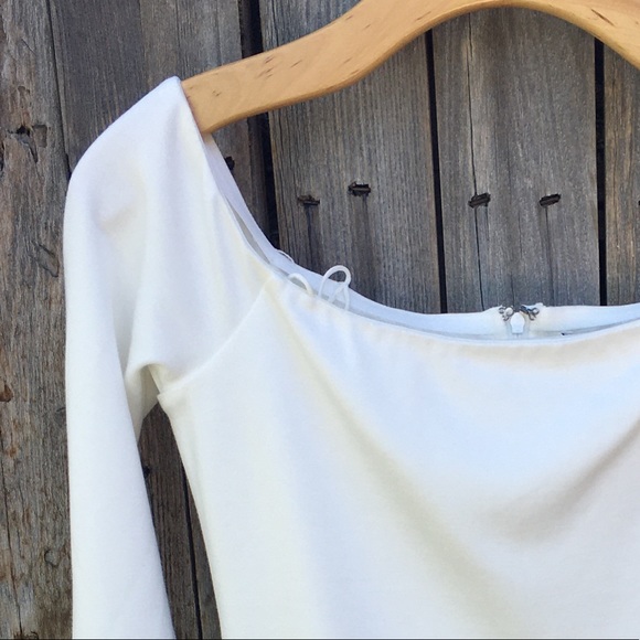 NWT Alice + Olivia Dorinda Off Shoulder Long Sleeve Knit Midi Dress White 6 - Picture 4 of 16